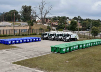 Gestión de Residuos: Morales entregó cuatro camiones y 100 contendores para separación