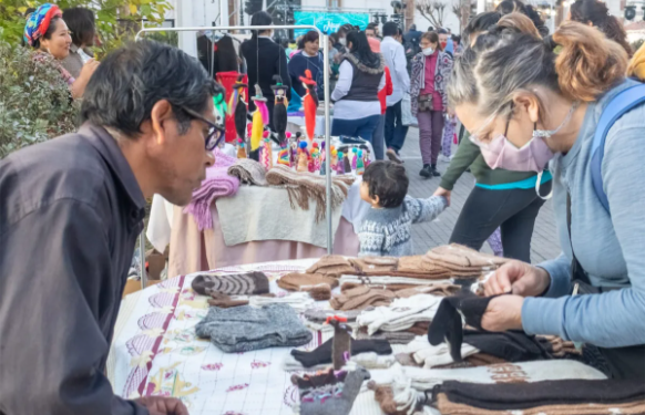 Feria Provincial de artesanos y artesanas