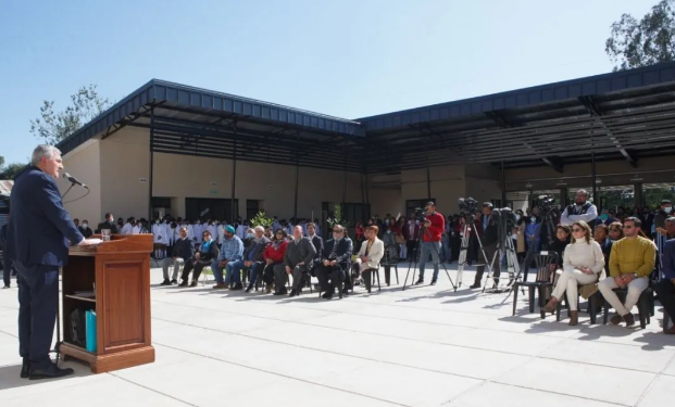 Morales inauguró el nuevo edificio del Secundario 38 de Las Pampitas