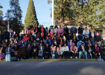 Docentes indígenas construyen propuestas para el diseño curricular