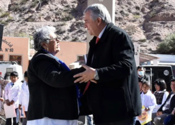 Hornillos: El gobernador inauguró otra escuela construida con la renta de Cauchari