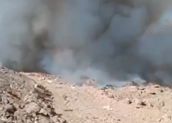 Basural de ropa en el desierto de Atacama: se quemó todo en un incendio con un alto costo ambiental