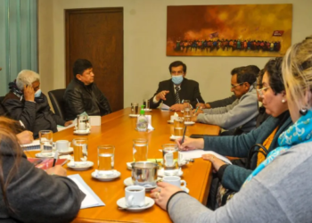 Avanzan las mesas de diálogo por recomposición salarial