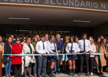 Morales inauguró un nuevo edificio escolar y ratificó el compromiso con la educación pública