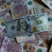 Dólar hoy: continúa la devaluación de la moneda argentina y la cotización libre llega a los $336