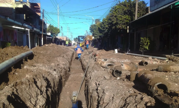 Agua Potable de Jujuy concluyó la instalación de redes de agua y cloacas en Perico