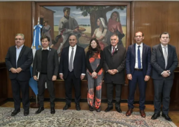 Silvina Batakis consiguió una primera foto de apoyo político con gobernadores