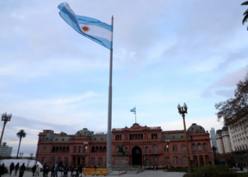 Gobierno oficializó la prohibición de contratar nuevos empleados en el Estado