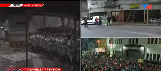 Hinchas de Independiente protestan contra Moyano y chocan con la policía