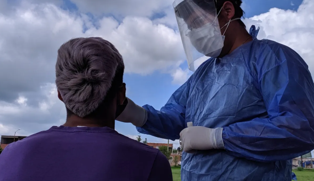 ¿Cuáles son los síntomas para realizar el testeo?