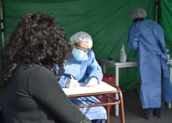 Lugares y horarios de vacunación y testeo para el 1 de agosto