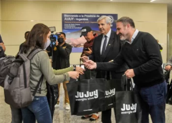 Aerolíneas Argentinas inauguró la primera de las rutas que estrena el turismo provincial