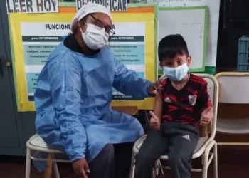 Comenzó la vacunación contra el COVID-19 en establecimientos educativos