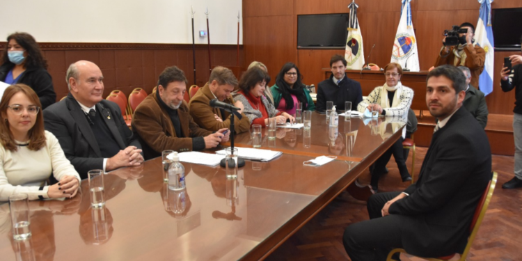 La Comisión de Asuntos Institucionales entrevistó a aspirantes a cubrir cargos en el Poder Judicial