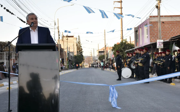El Gobernador inauguró la avenida Congreso de Perico