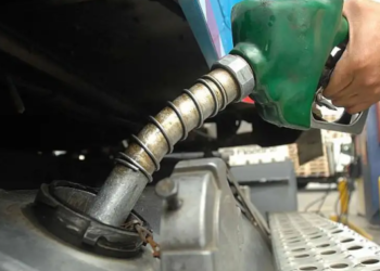 Combustible: el Gobierno postergó hasta octubre la actualización de los impuestos