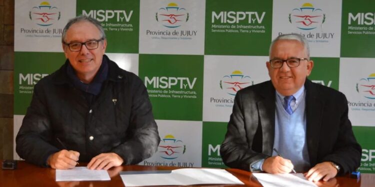 El Intendente Julio Bravo firma convenio de refacciones para el hogar San José