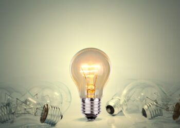 Empresas advierten por el impacto de tarifas en los costos y se reúnen con Energía