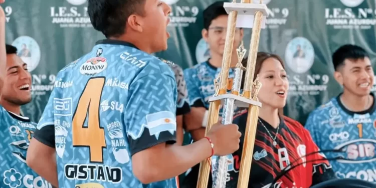 Promueven el deporte entre estudiantes del Instituto de Educación Superior N° 9 de San Pedro