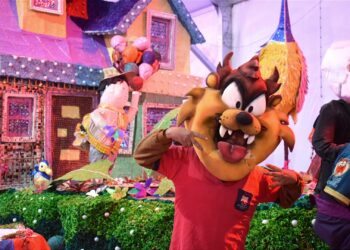 Galería de fotos de la primer jornada de Exposición de Carrozas