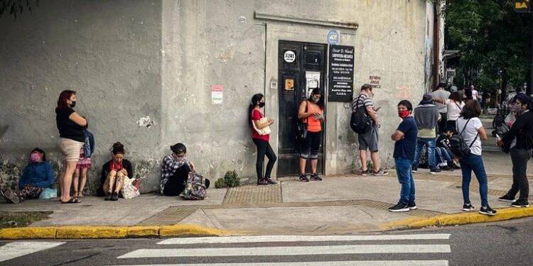 El desempleo bajó al 6,9% en el segundo trimestre y afectó a 1,46 millones de personas en todo el país