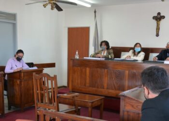 Condenan a un policía a 10 años de prisión por abusar sexualmente de su compañera de trabajo