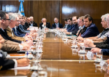 Nuevo “dólar soja”: el Gobierno emitirá para reconocer el precio más alto a los productores y recaudará $200.000 millones para medidas sociales