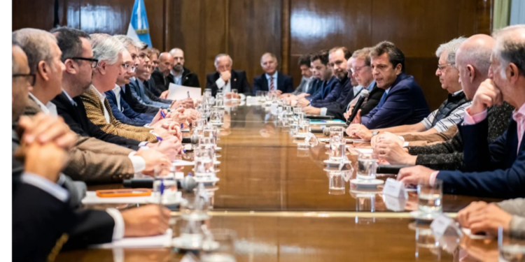 Nuevo “dólar soja”: el Gobierno emitirá para reconocer el precio más alto a los productores y recaudará $200.000 millones para medidas sociales