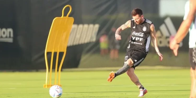 La selección Argentina se prepara para el amistoso del martes