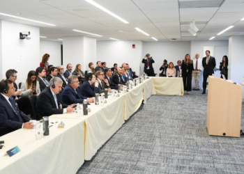 Morales participa de una alianza con Amazon para estrechar la brecha tecnológica del Norte Grande