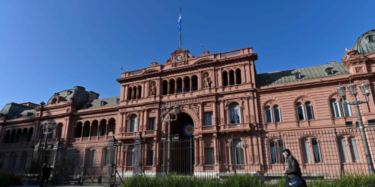 Amenaza de bomba en Casa Rosada y el Ministerio de Defensa