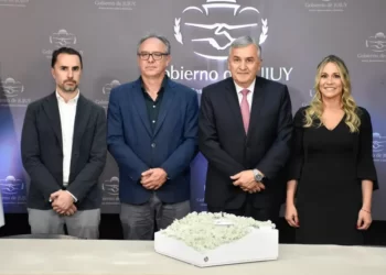 Morales firmó el convenio que pone en marcha el proyecto de museología y museografía para el Centro Cultural «Lola Mora»