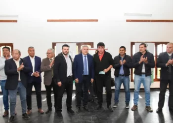 El gobernador entregó subsidios a clubes del Ramal