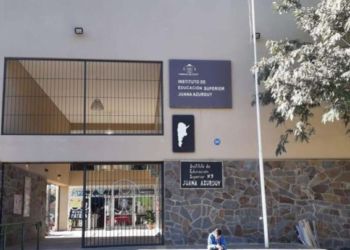 Alumnos y Docentes perjudicados por el paro de transporte