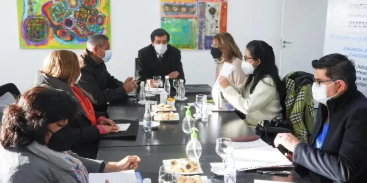 Gremios y representantes del Gobierno de Jujuy reunidos para tratar las paritarias 2022