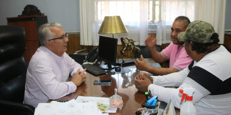 Julio Bravo se reunió con los directivos del club deportivo El Polo