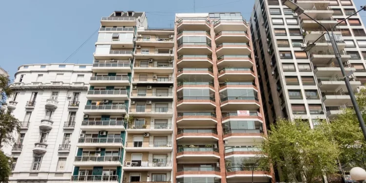 Mercado inmobiliario: cuál es la ciudad argentina más barata para comprar o alquilar una casa