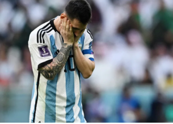 Argentina sufrió una derrota impensada en su debut y se quedó sin margen de error en la Copa del Mundo