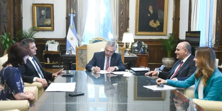 El jueves se conoce el dato de inflación de noviembre y el Gobierno se esperanza con con que sea menor al 6%