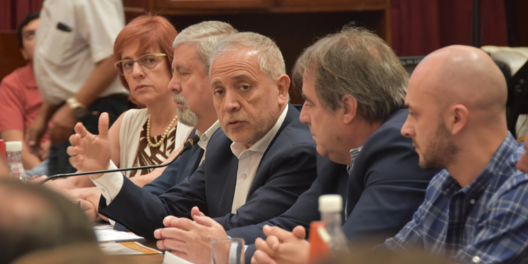 Las Comisiones de Economía y Finanzas recibieron al Ministro de Producción 