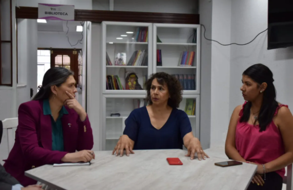 La embajadora de Chile visitó el Consejo Provincial de la Mujer