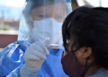 Covid-19: vacunación y testeo con horario especial por las Fiestas