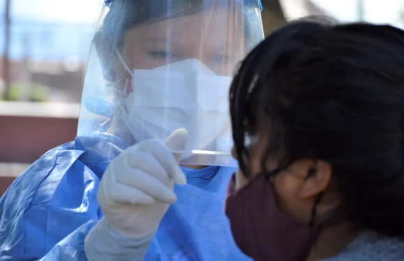 Covid-19: vacunación y testeo con horario especial por las Fiestas