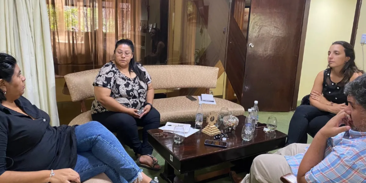 Constituyen mesa de diálogo para promover derechos de pueblos indígenas