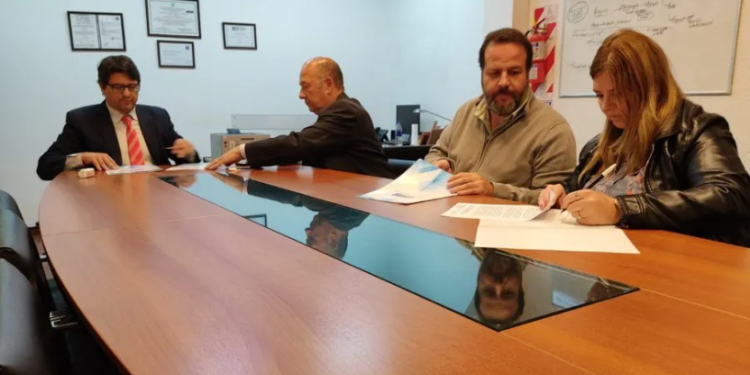 Suscribieron convenio para la asistencia integral en la reinserción social