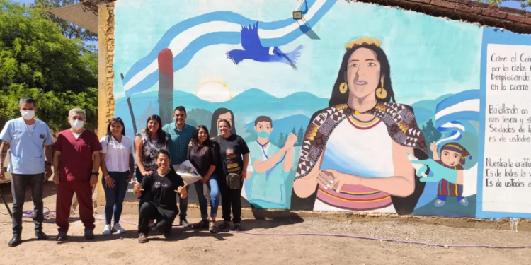 Mural homenaje a los trabajadores de Salud