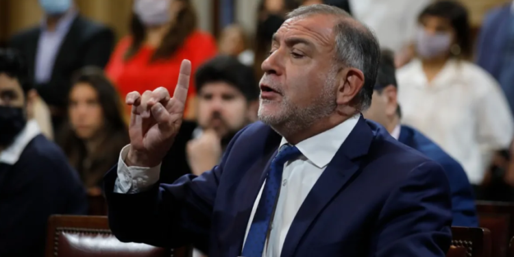La Justicia rechazó el amparo de Luis Juez y aceptó la división del bloque oficialista del Senado
