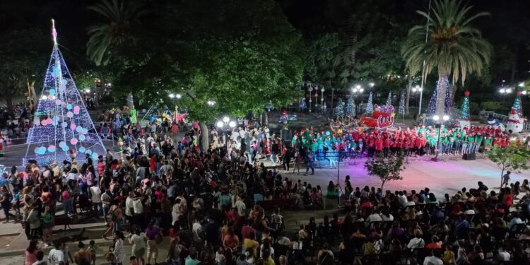 Julio Bravo inaugura los Paseos Temáticos Navideños