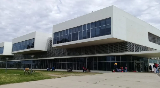 Una nena denunció que su papá la había embarazado, su mamá la acompañó a abortar y ahora no las encuentran