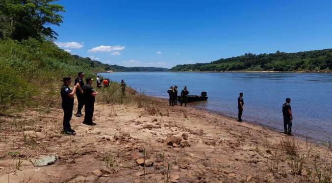 Horror en Misiones: una mujer confesó que ahogó a sus dos hijos en el río Paraná y después intentó suicidarse